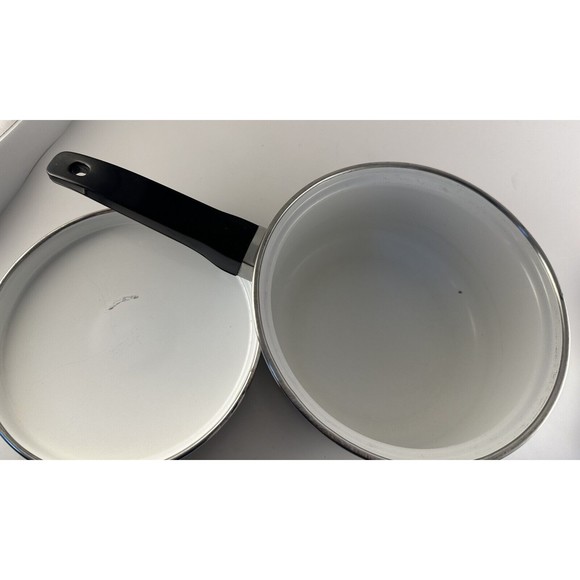 Finger Hut Vintage Enamel 8” Sauce Pan 2 Lid 1975 Vegetable Design - Picture 6 of 12